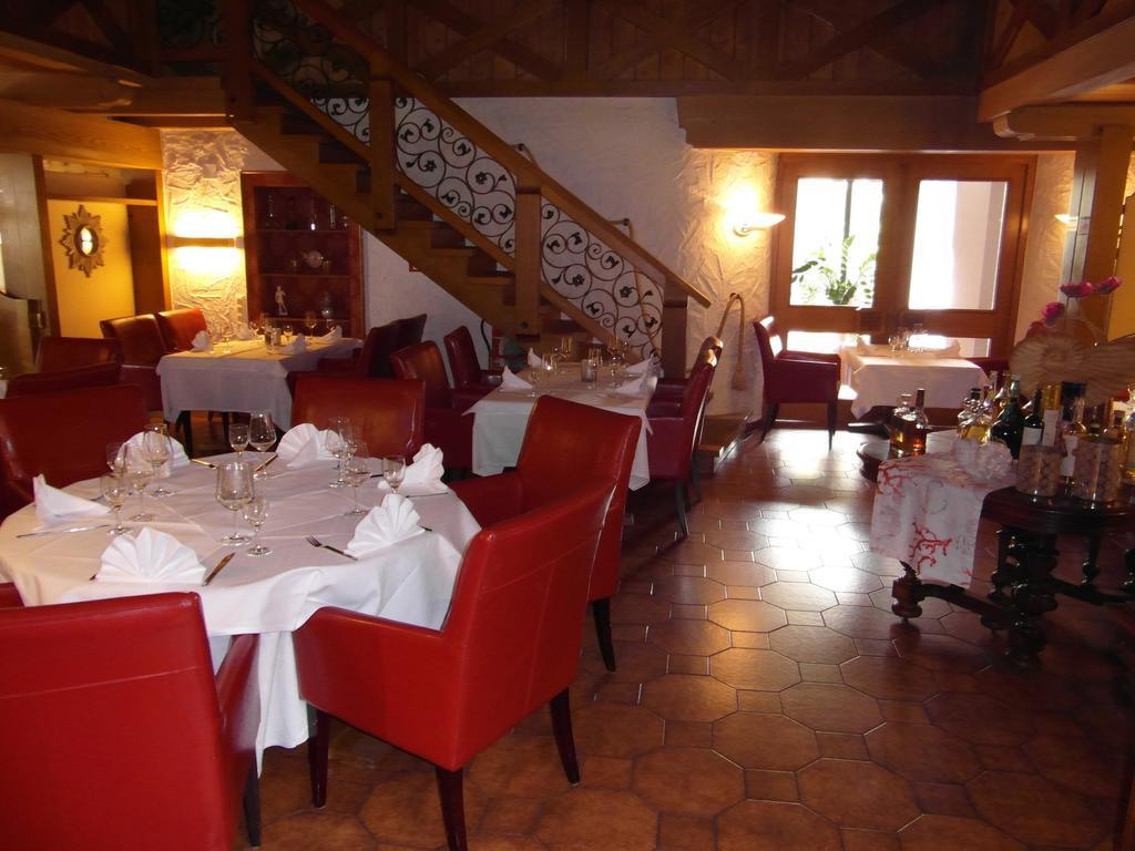 Castello Bianco Hotell Wadern Exteriör bild