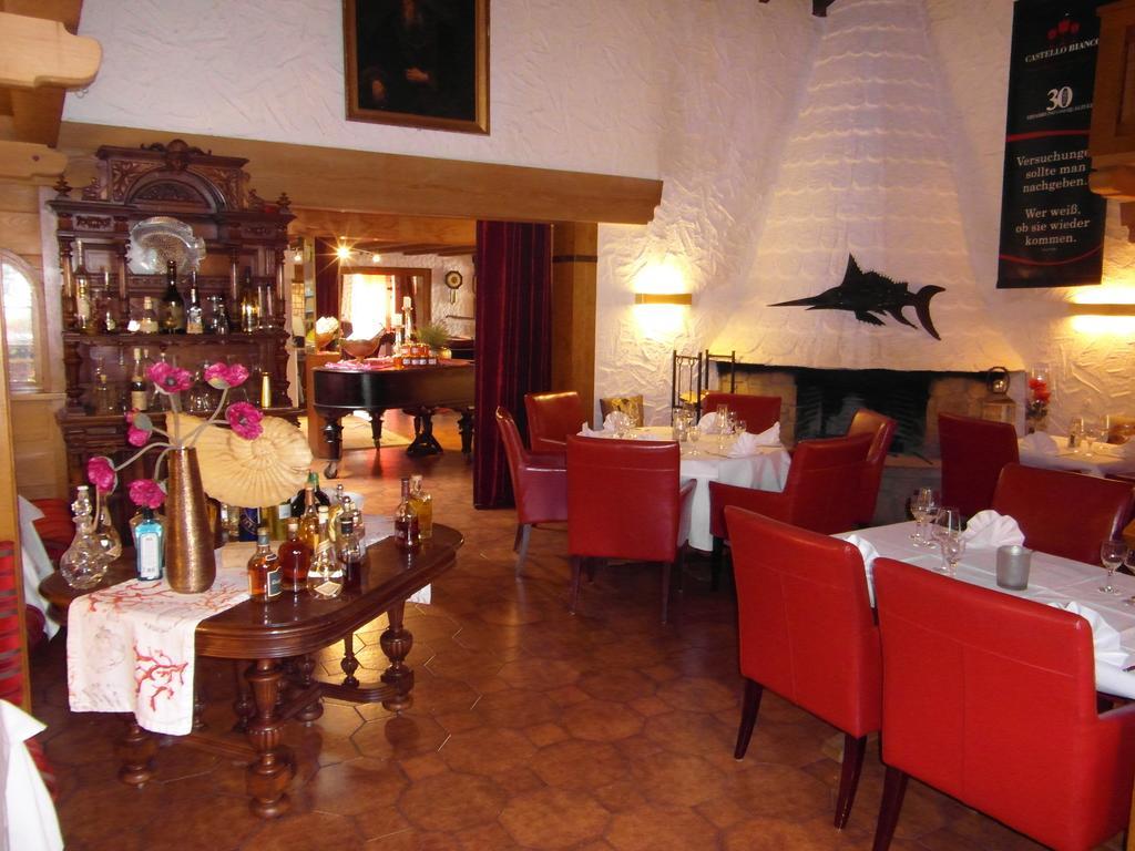 Castello Bianco Hotell Wadern Exteriör bild